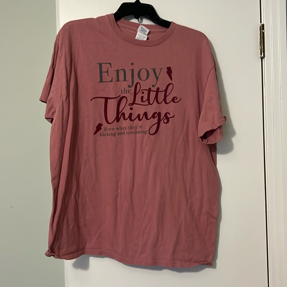 Short Sleeve Tee Shirt Size Large